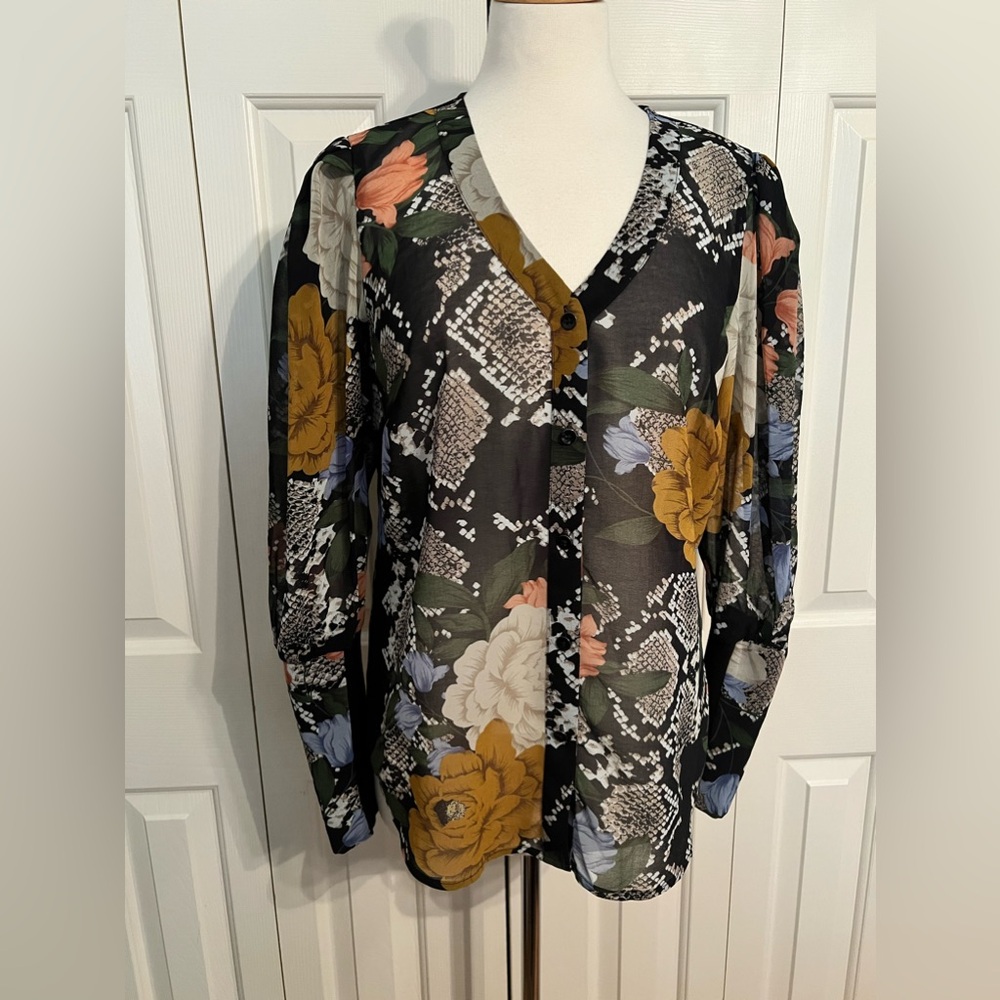 CAbi Snake Charmer Floral Button Down Blouse Size Medium - Picture 6 of 10